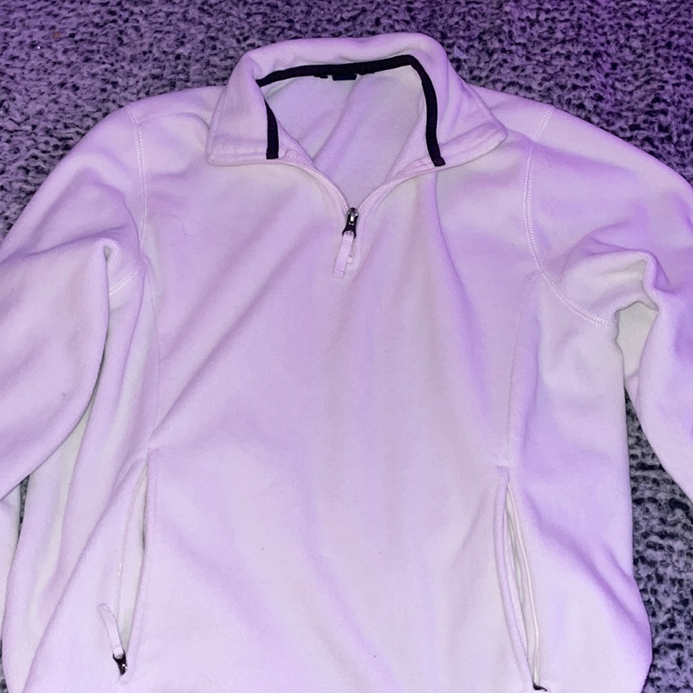 Gap sweater